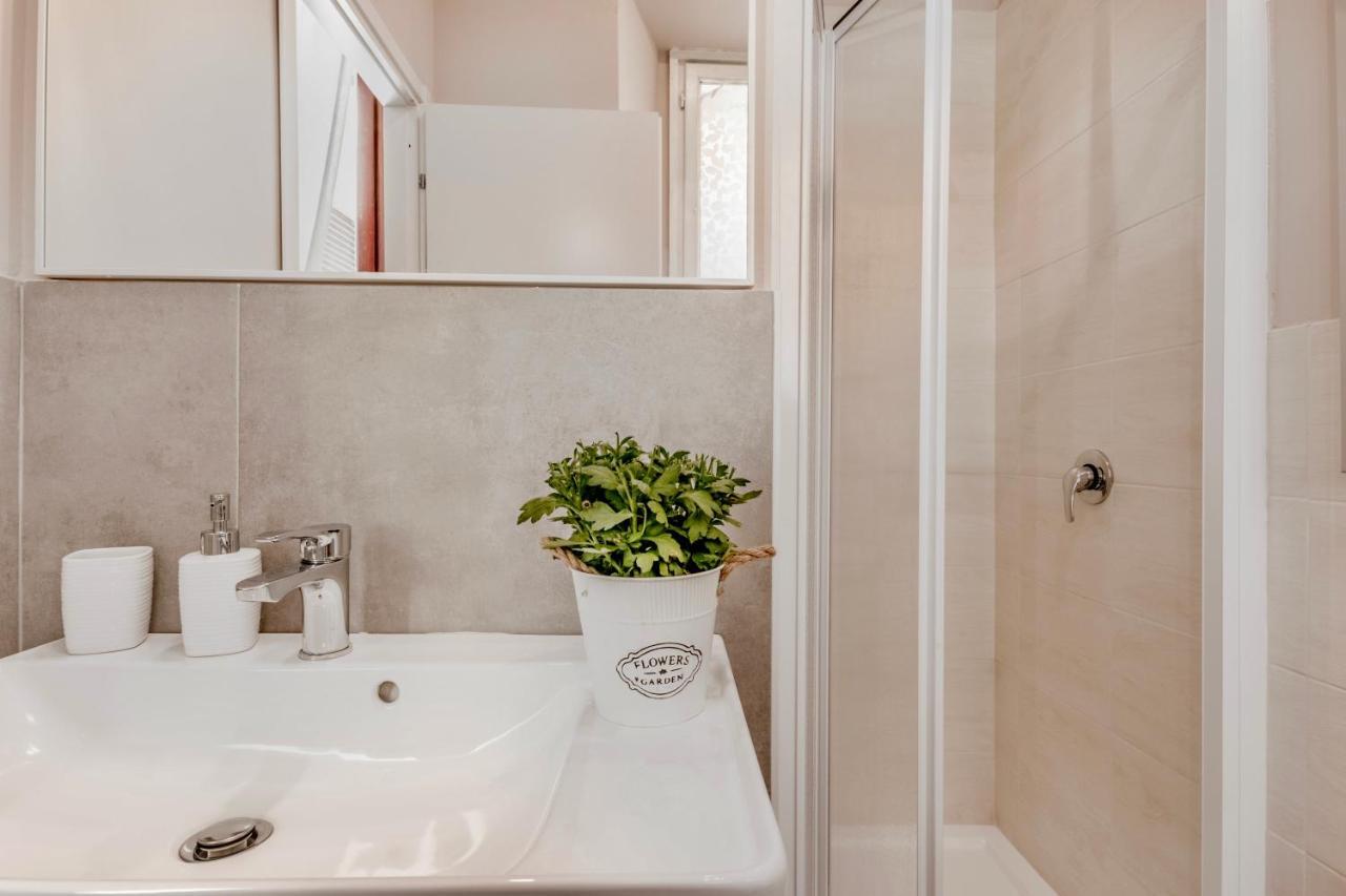 Apartamento Domus Camilla Roma Exterior foto